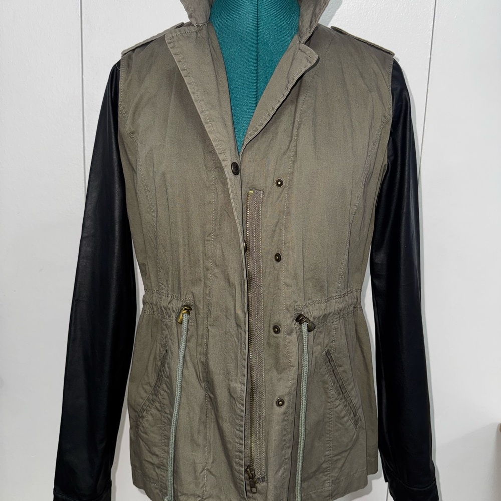 Sleek Jacket with Black faux leather Sleeves